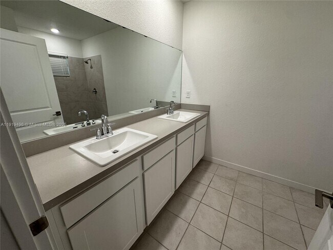 Building Photo - 1780 SE 9th Ave