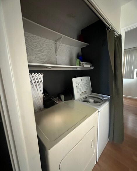 In-unit Washer & Dryer - 1107 Acacia Rd