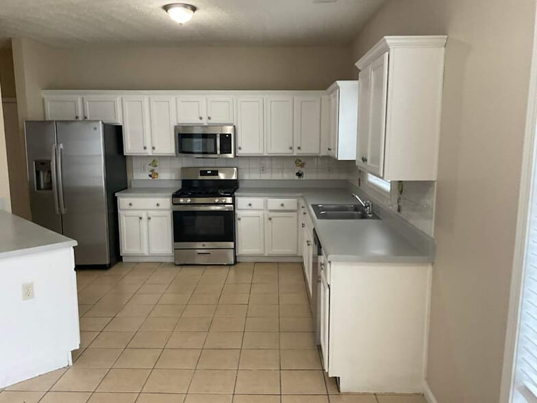 Building Photo - 1217 Everwood Dr SW