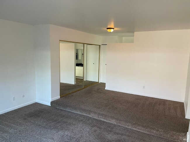 Building Photo - 104 Rene Dr