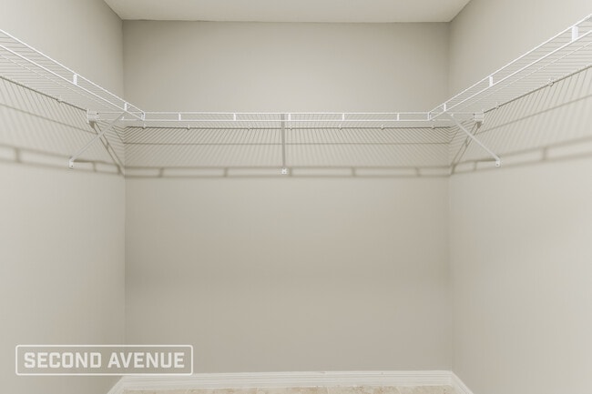 Building Photo - 1426 Paramount Ave SE