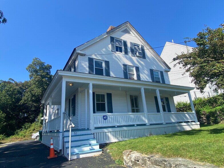 Building Photo - 82 Riverside St