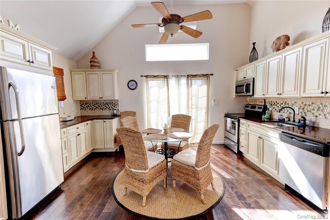 Building Photo - 67 Vermont St