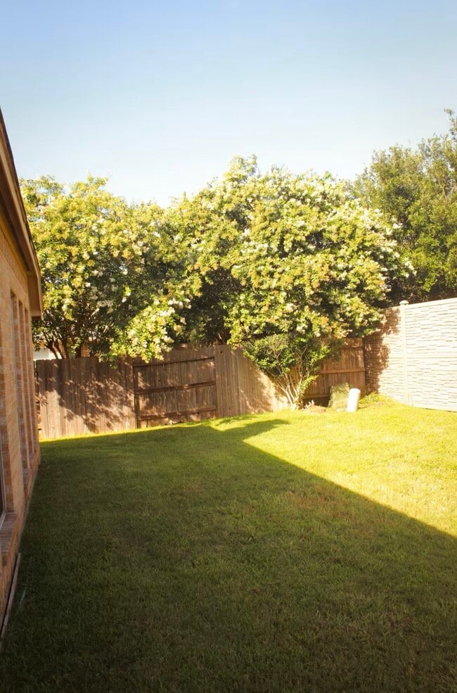 Building Photo - 22119 Canyonwood Park Ln