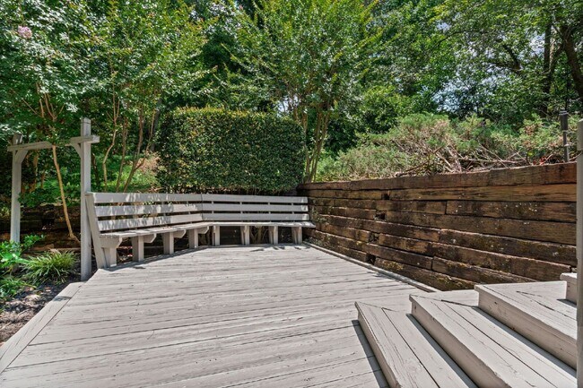 Building Photo - 11355 Vedrines Dr
