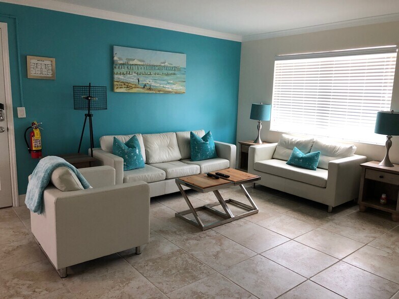 Building Photo - 1236 Beach Rd