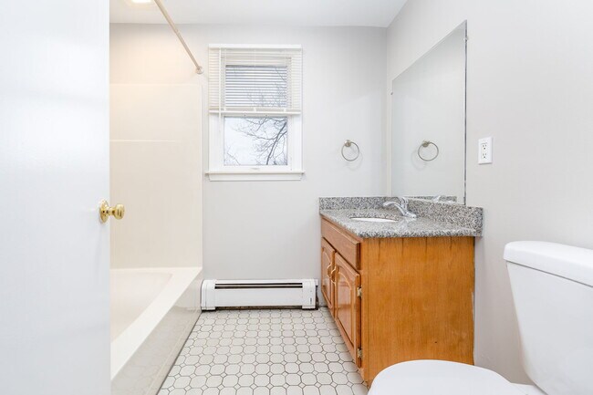 Building Photo - 29 Medford St