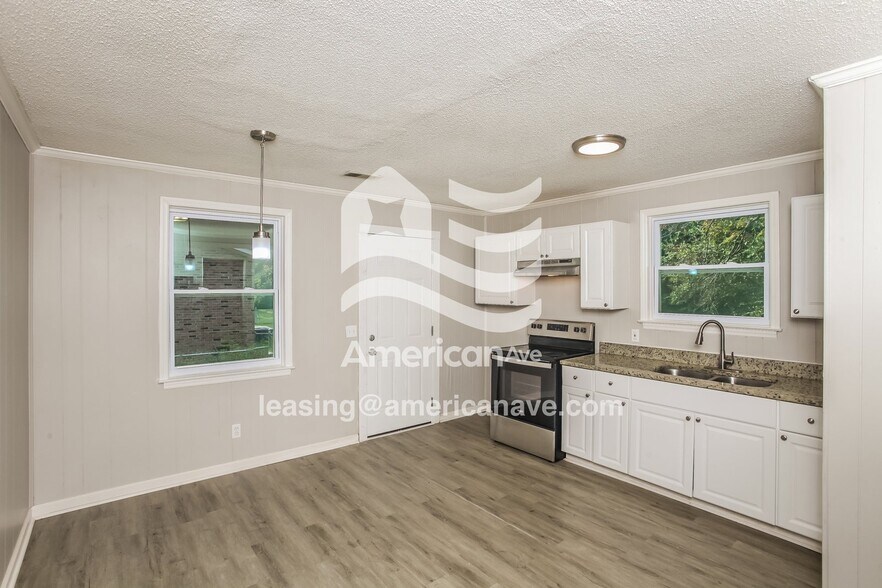 Building Photo - 117 Miranda Rd