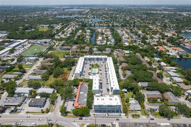 Building Photo - 2561 NE 193rd St