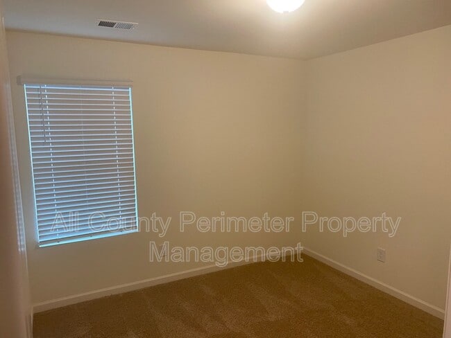 Building Photo - 1117 Union Pacific Wy