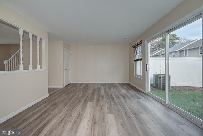 Building Photo - 5 Ford Ln