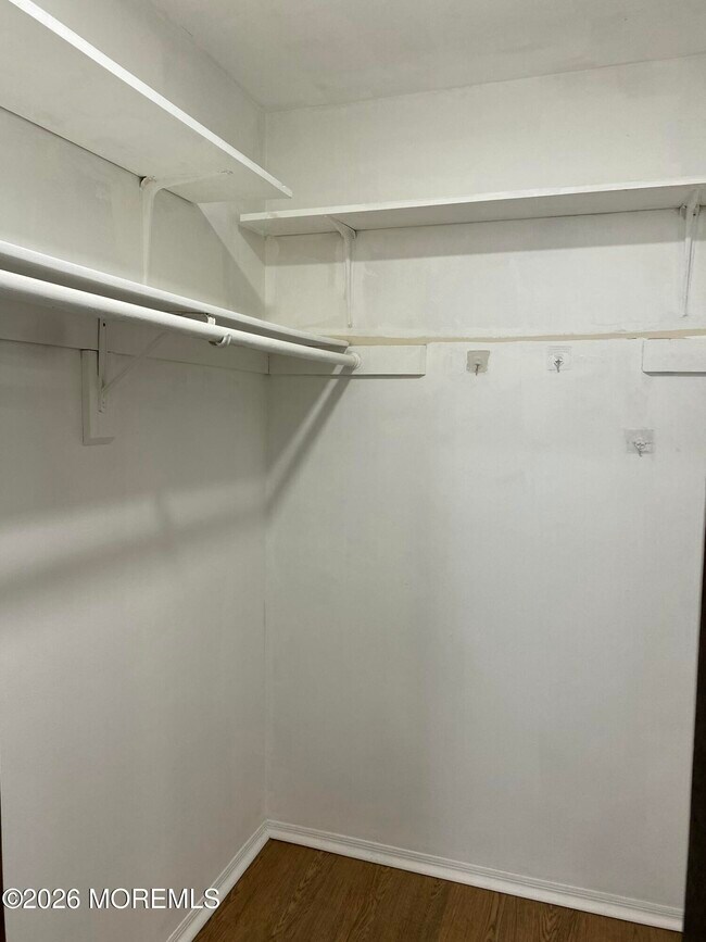 Building Photo - 7 Madras Ct