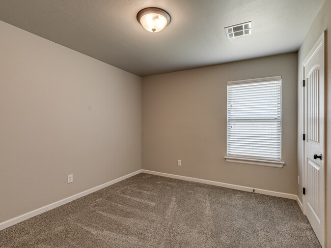 Building Photo - 4505 Black Mesa Ln