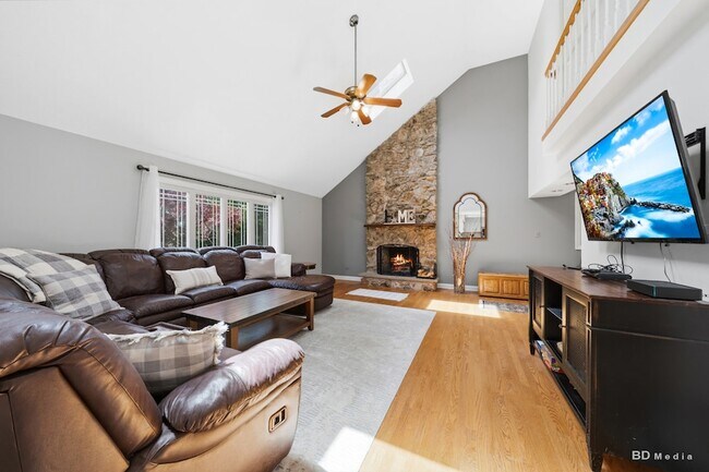 Building Photo - 13025 Silver Fox Dr
