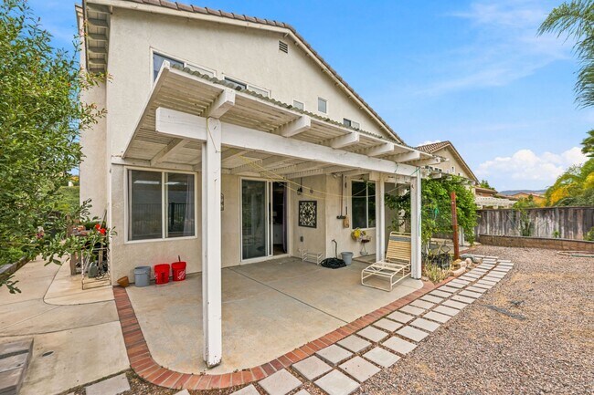 Building Photo - 46145 Via La Colorada