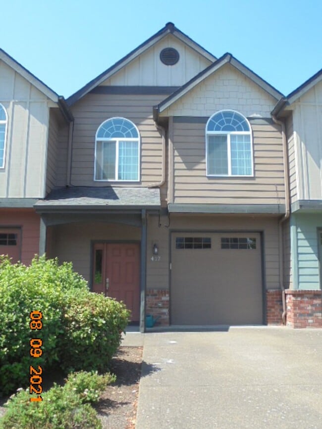 Building Photo - 417 SW Pemberly Loop