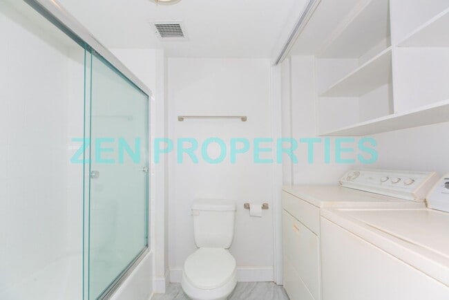 Building Photo - studio for rent at Lunalio Tower