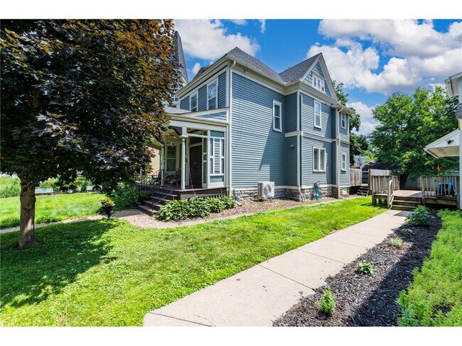 Building Photo - 546 Ashland Ave