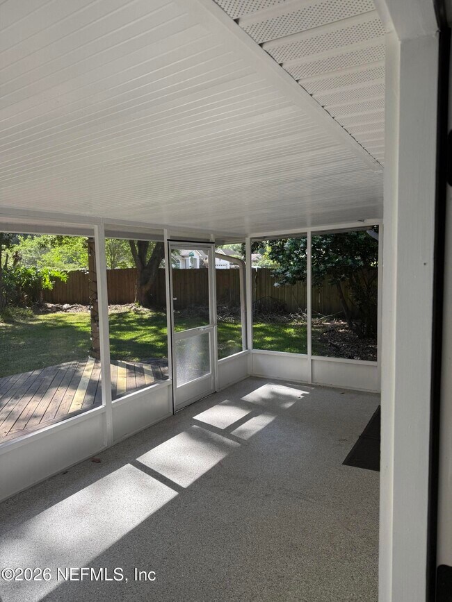 Building Photo - 2063 Las Brisas Ct