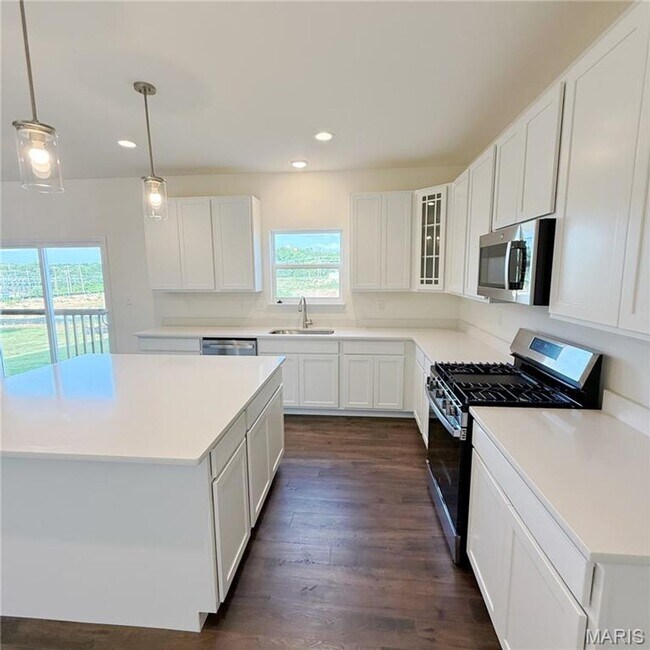 Building Photo - 302 Windmill View Court