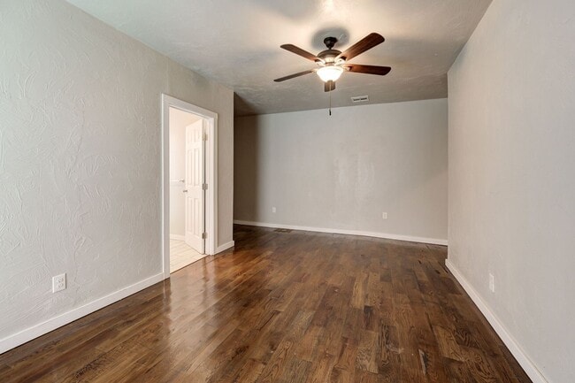 Building Photo - Charming Newly Updated 2 Bed, 2 Bath Home in the Heart of OKC!