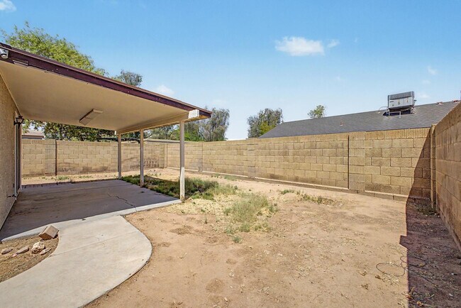 Building Photo - 11851 N 76th Dr