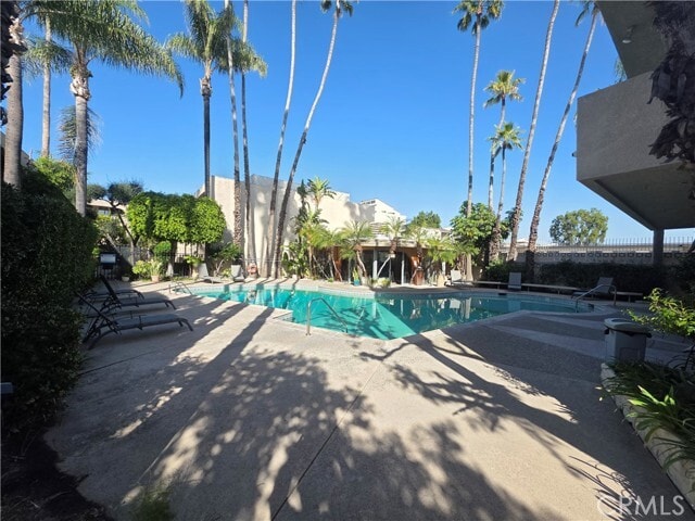 Building Photo - 5256 Lindley Ave