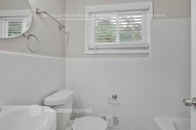 Building Photo - 2805 Cherry Laurel Ln SW