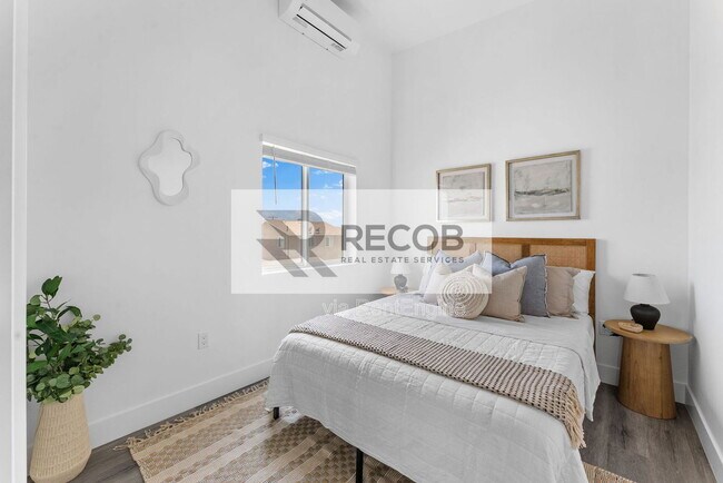 Building Photo - 2722 Nye St