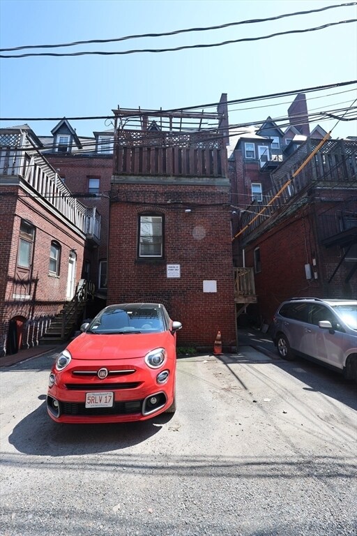Building Photo - 1402 Beacon St