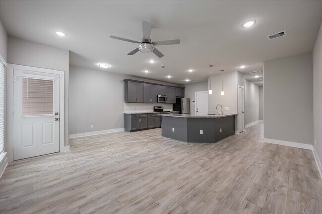 Building Photo - 4410 Rosemont St