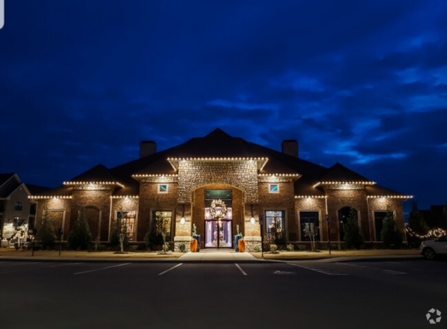 Building Photo - The Pointe at Bentonville