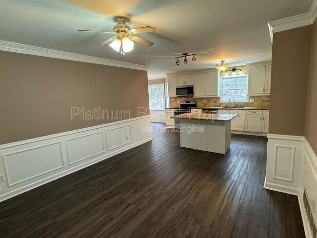 Building Photo - 2990 Summit Ridge