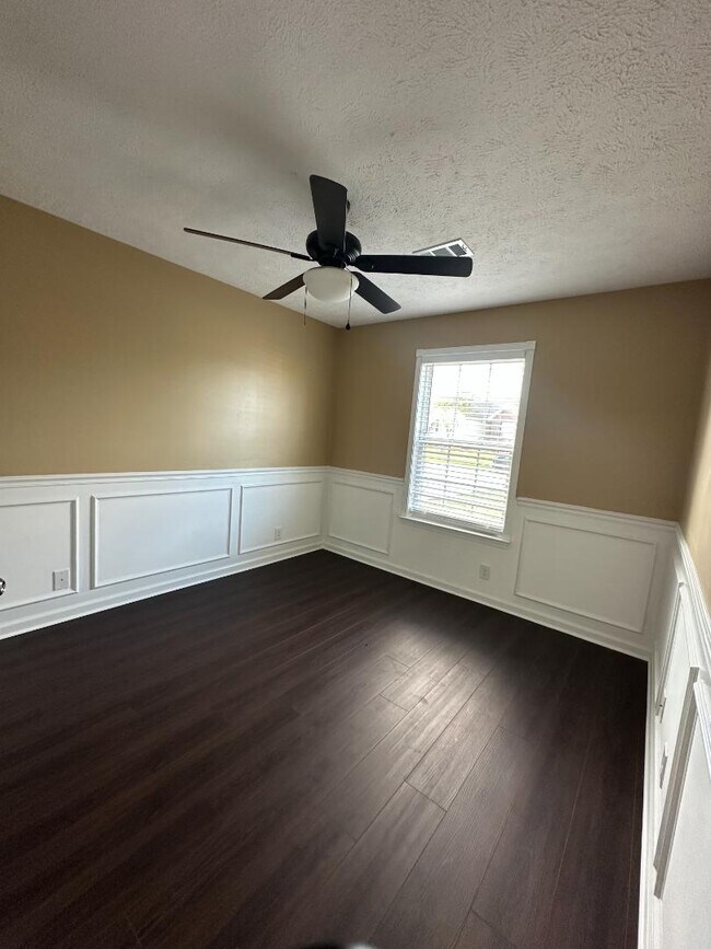 Building Photo - 1171 Catawba Way