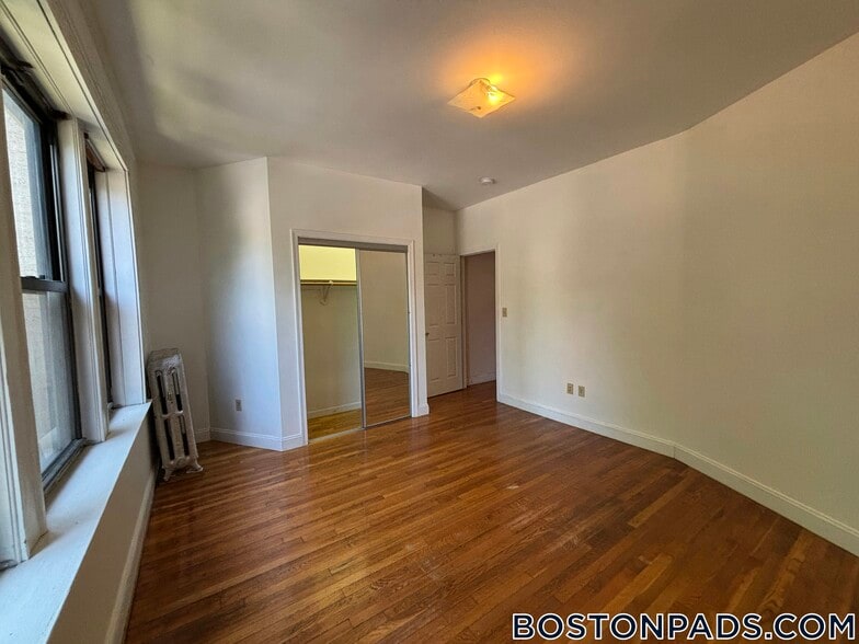 Building Photo - 41 Egremont Rd