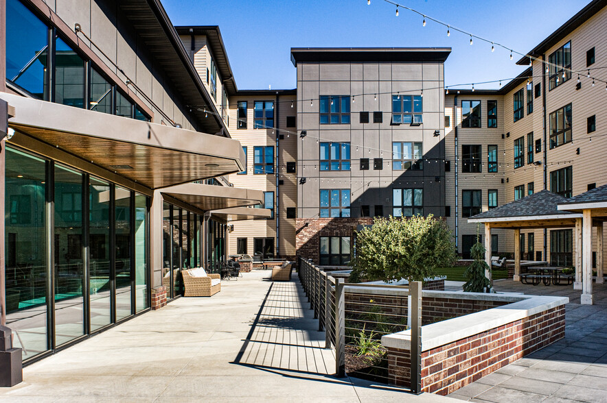 Courtyard - University Hills Village