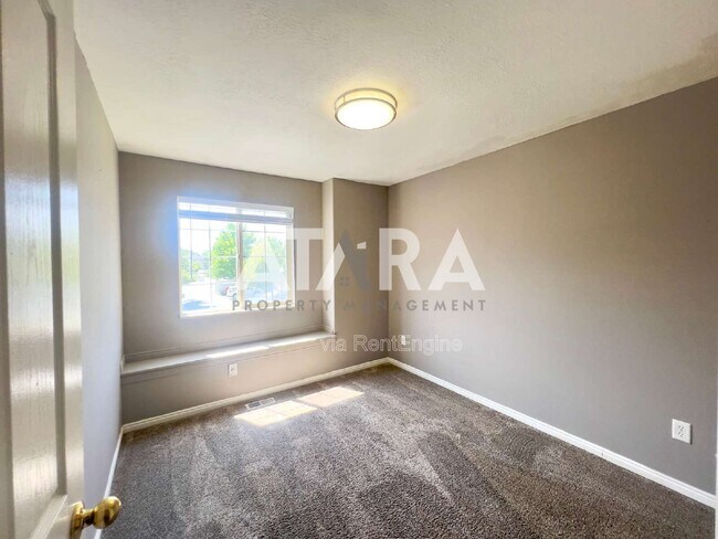 Building Photo - 11837 Sunrise View Dr