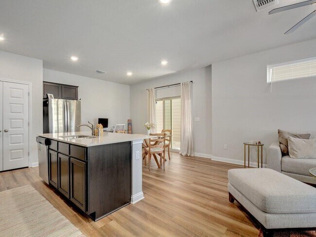 Building Photo - 7913 Mellencamp Dr
