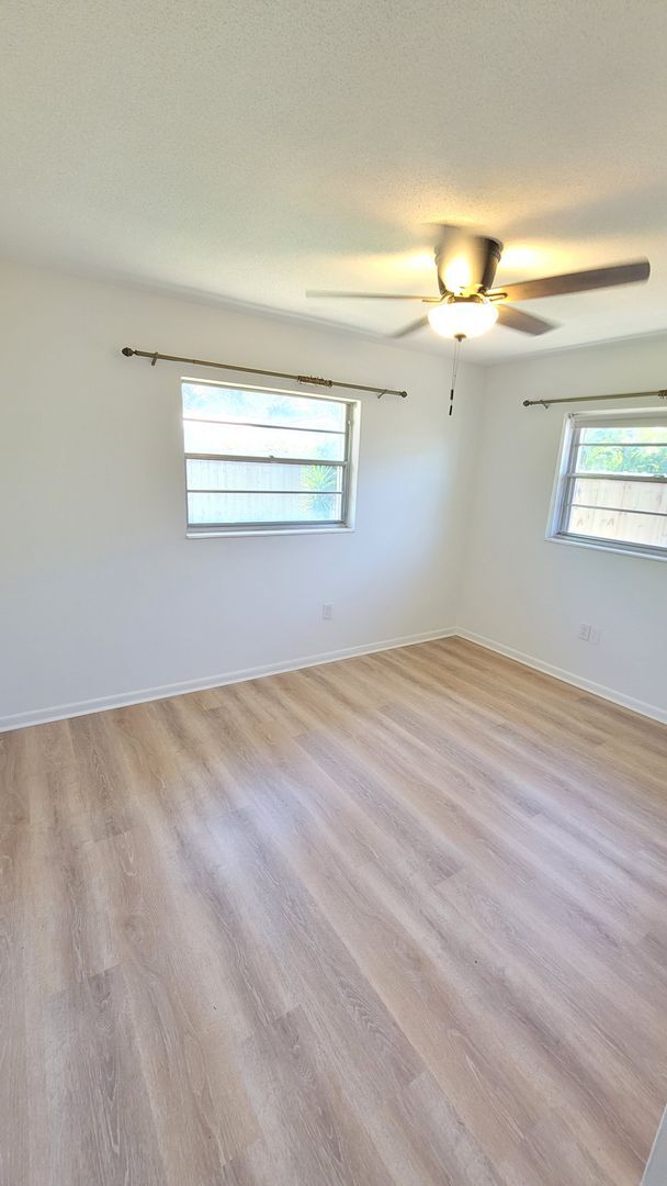 Building Photo - Beautiful Corner Lot Rental-Large 4 Bedroo...