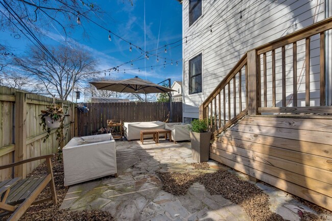 Building Photo - Lovely 3BE/3modern farmhouse is a sheer de...