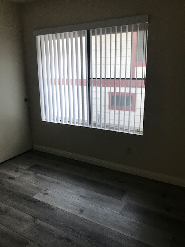 Building Photo - Rancho Meadows