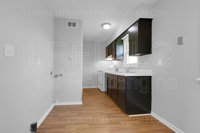 Building Photo - 5112 Valiant Dr