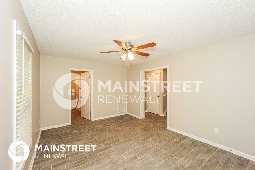 Building Photo - 5151 Hilltop Dr