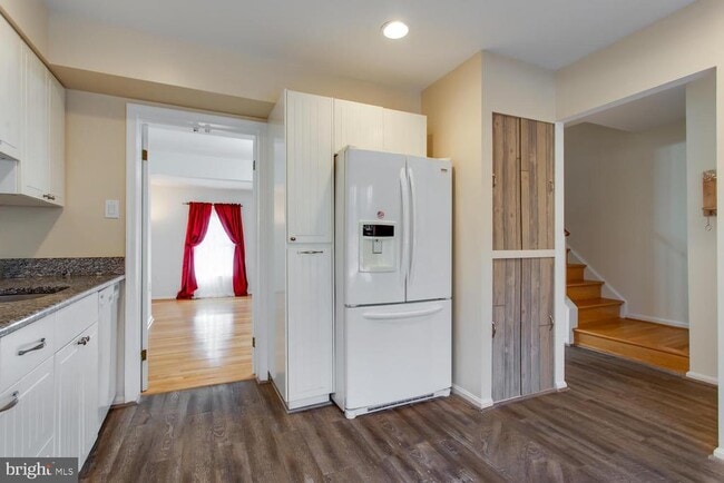 Building Photo - 4428 Holly Ave