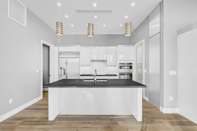 Building Photo - 3726 S Las Vegas Blvd