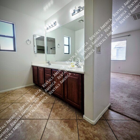 Building Photo - 2715 S Cupertino Dr