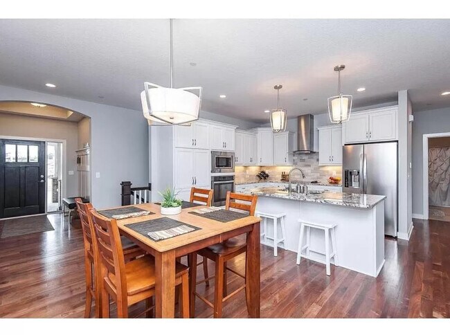 Building Photo - 1499 Belvior Ln NE