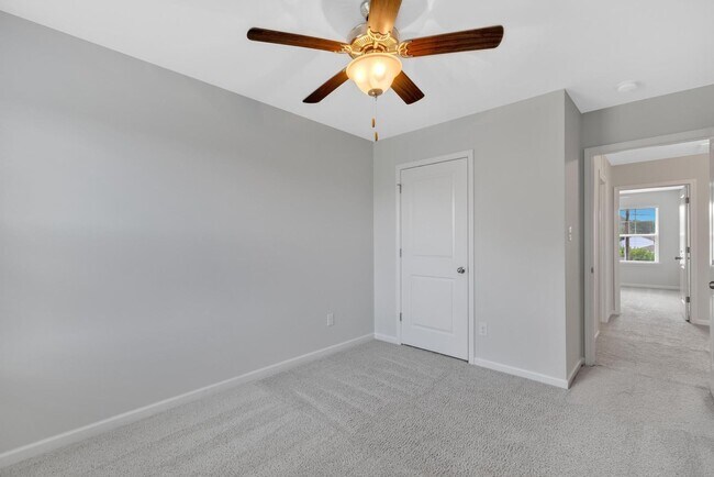 Building Photo - 4 Bedroom Home Available!