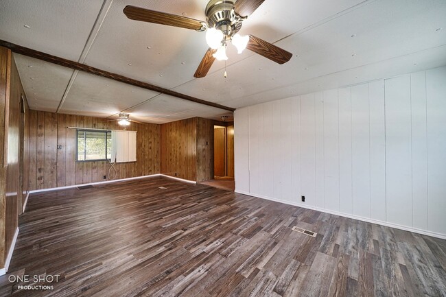 Building Photo - 156 Mulberry Rd