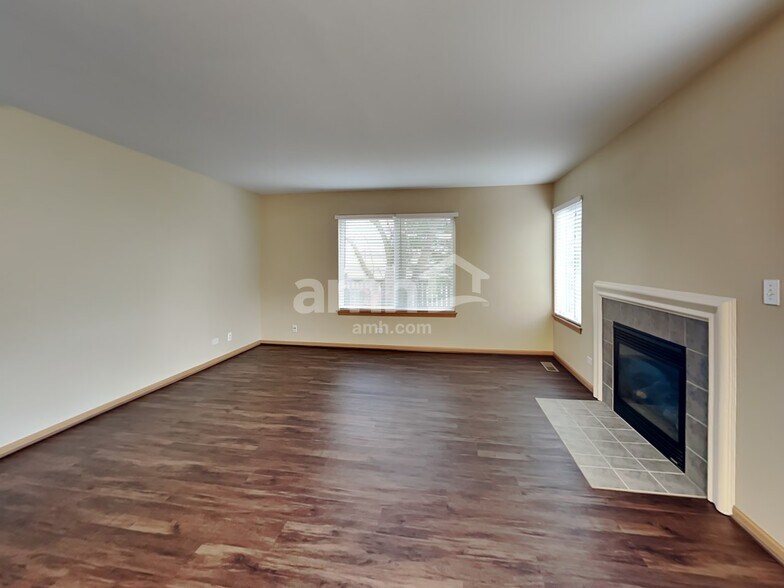 Building Photo - 34248 N Needlegrass Dr